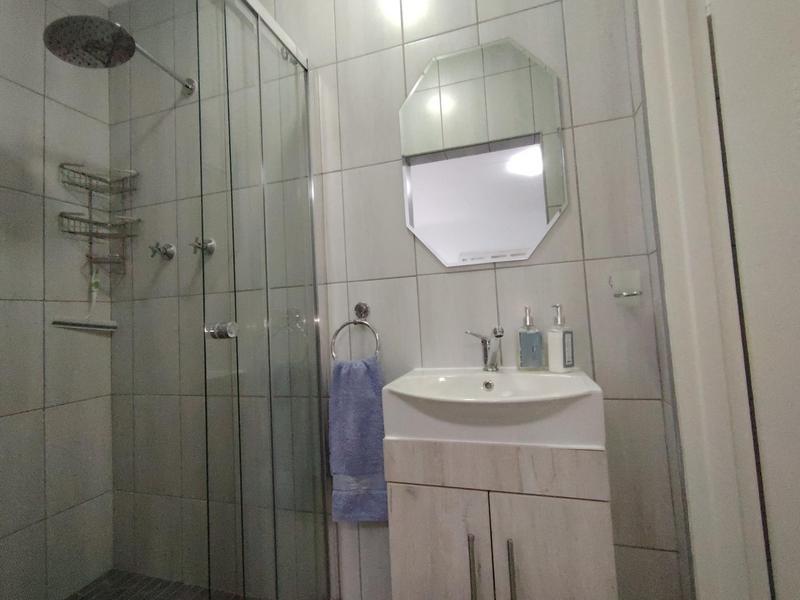 5 Bedroom Property for Sale in Fraaiuitsig Western Cape